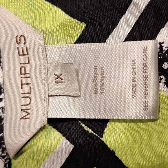 Z women's Multiples button down cap sleeve casual plus size shirt 1X - Picture 3 of 3